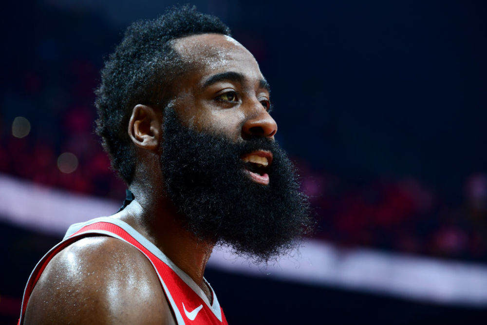 关于火箭击败老鹰，伍兹贡献21分的信息