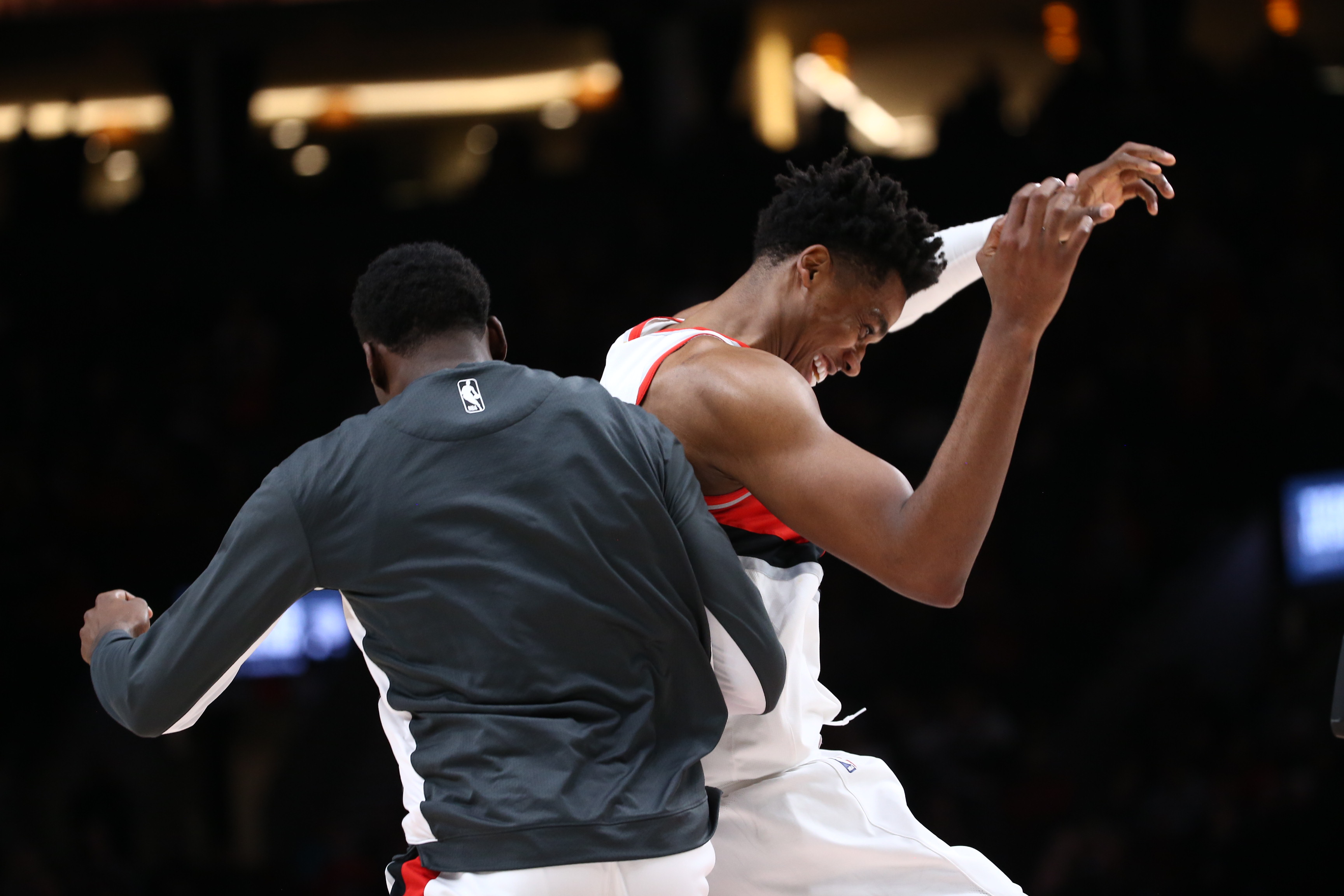 开拓者大胜森林狼，麦科勒姆三分砍断的简单介绍