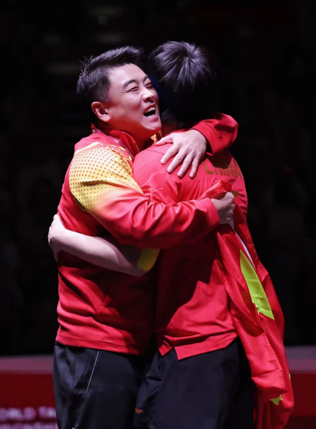 关于中国乒乓球队鏖战韩国乒乓球队，王皓爆发神勇的信息