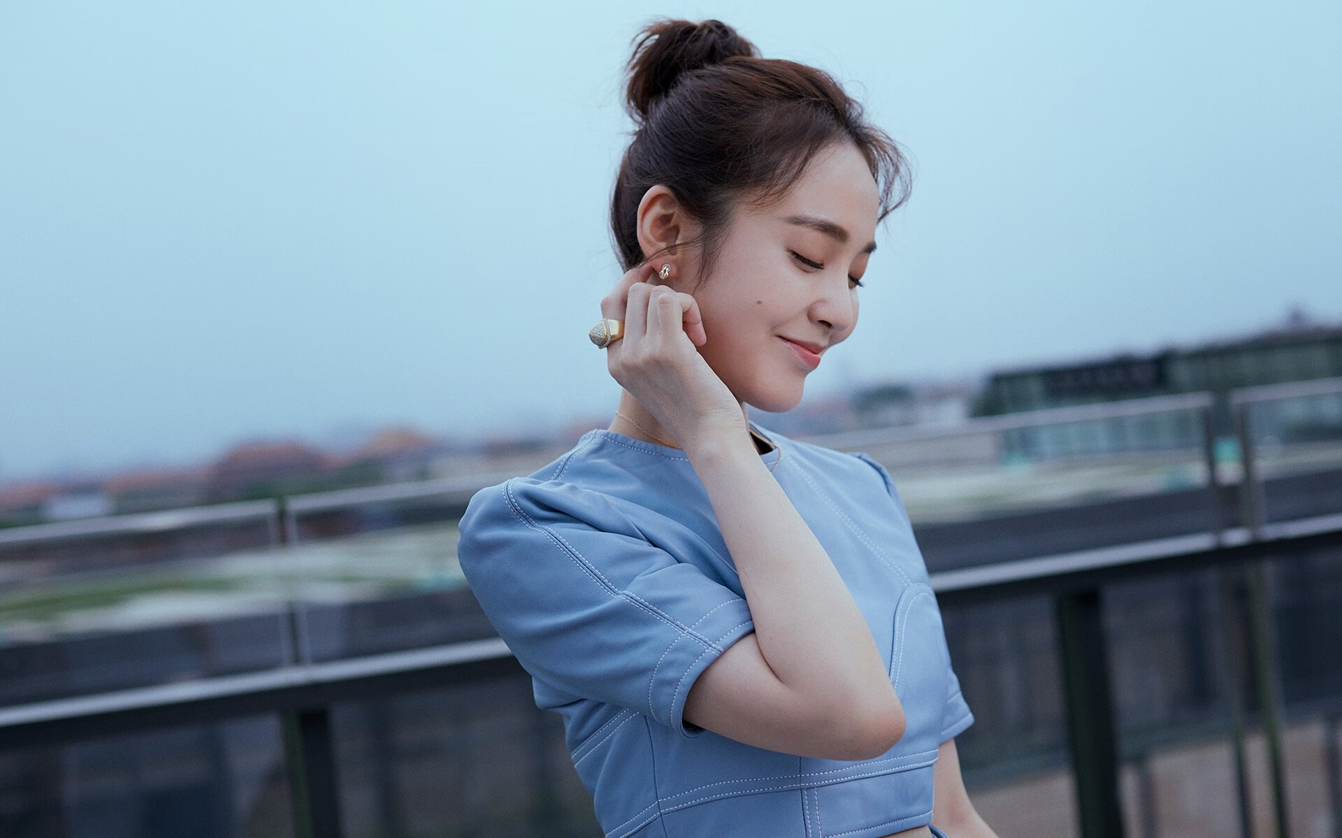 足球之夜的双重奏，玻利维亚终结瑞士神话，哈兰德烈焰燃爆绿茵场