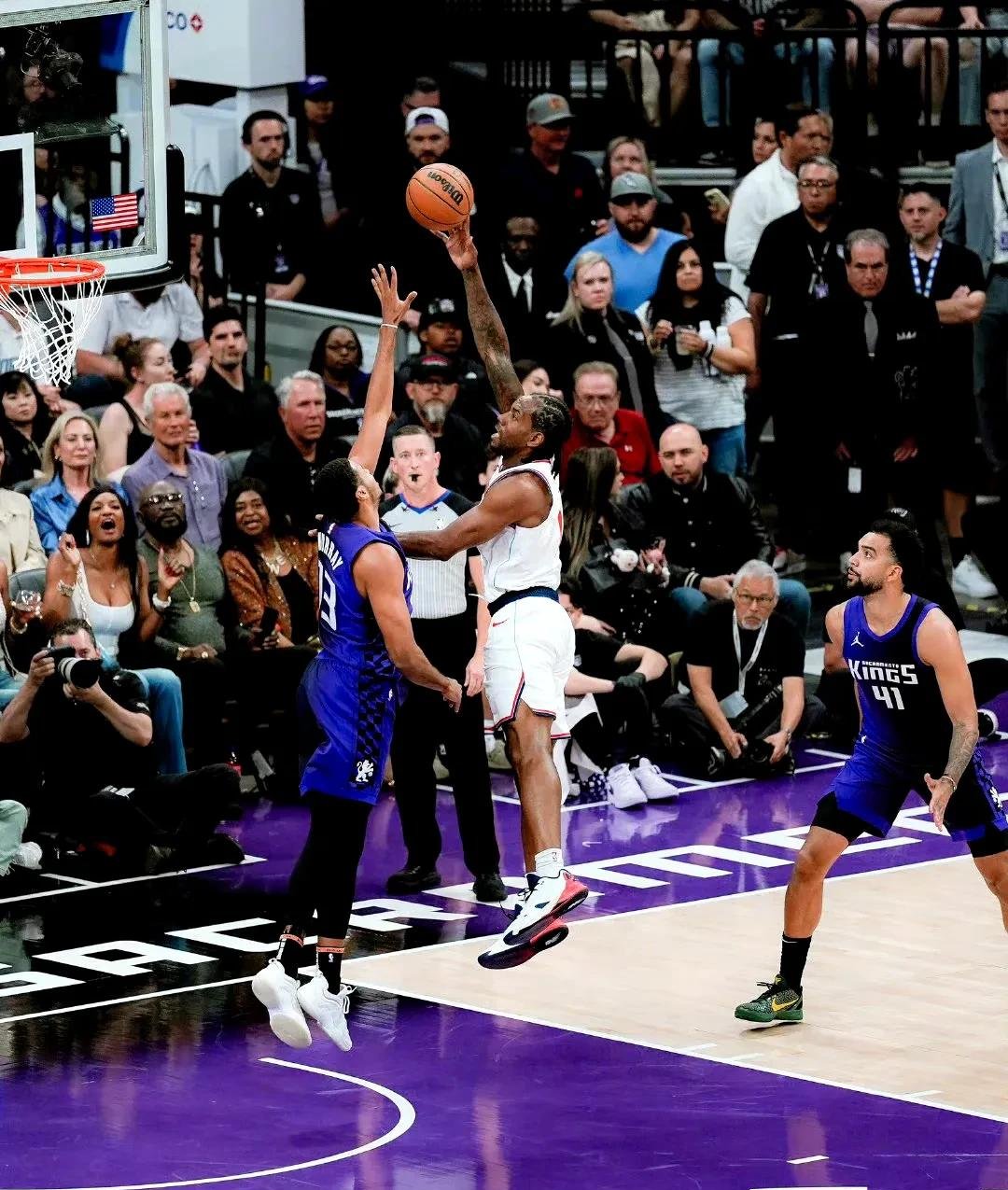 开云体育APP下载-世界排名争夺战焦点战，国王末节带走太阳