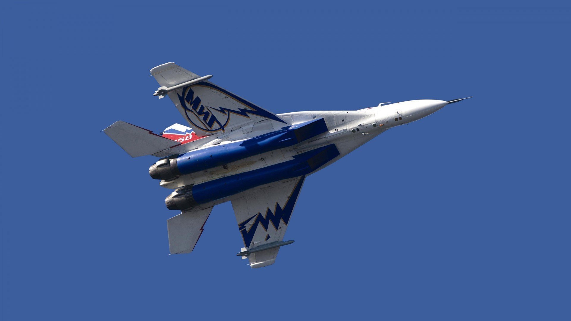 丹佛铁壁锁死汽车城，福克斯掌控全局导演大胜